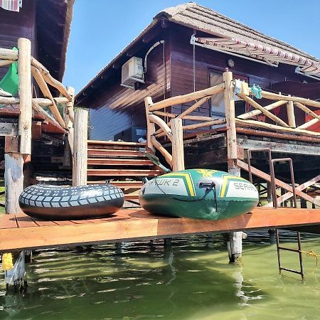 Overwater Cottage - Slovak Tahiti, Szenc Kültér fotó