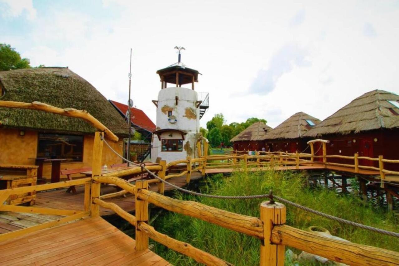 Overwater Cottage - Slovak Tahiti, Szenc Kültér fotó