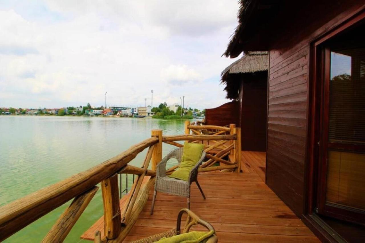 Overwater Cottage - Slovak Tahiti, Szenc Kültér fotó
